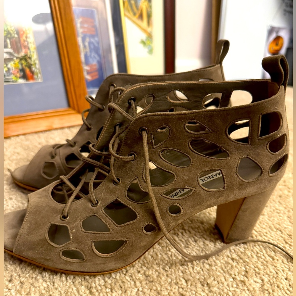 Manolo Blahnik lace up peep toe booties, sz 40